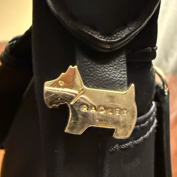 EUC Radley London Addison Gardens Signature Small Crossbody Bag - Picture 9 of 13